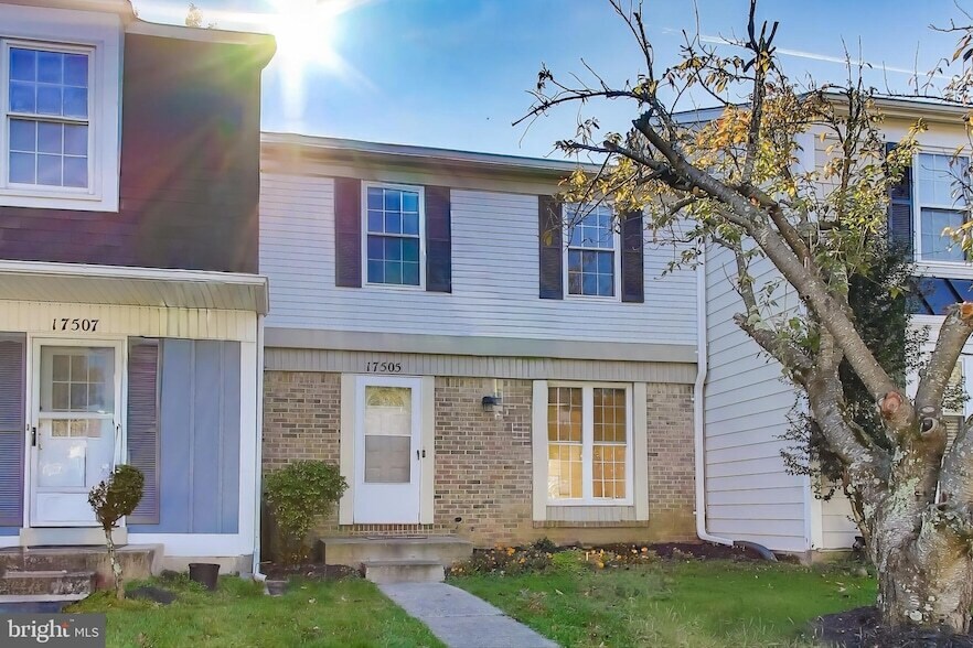 Foto principal - 17505 Longview Ln