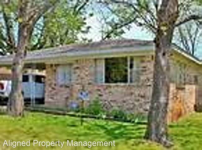 Building Photo - 3 br, 1 bath House - 481 Poplar Street