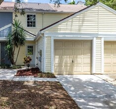 Building Photo - 6211 Oak Cluster Cir