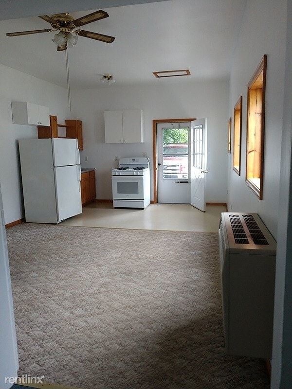 Building Photo - 1 br, 1 bath Apartment - 214 Walnut Street 3