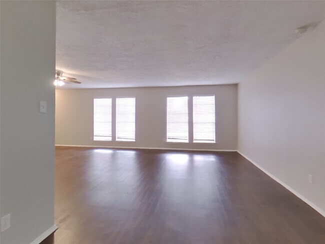 Foto del edificio - 11119 Daybreak Ln