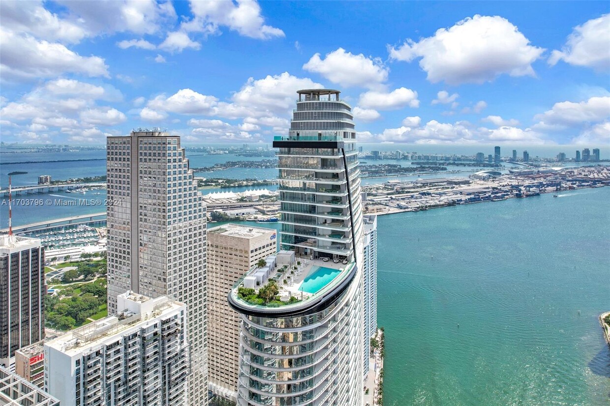 Primary Photo - 300 Biscayne Blvd Way