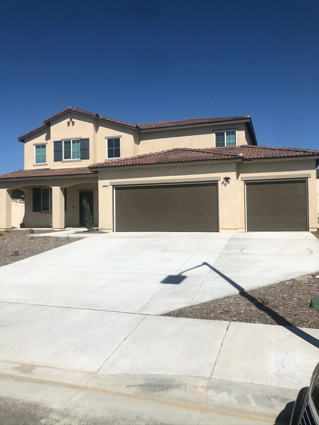 1211 Florence Dr, Mentone, CA 92359 House for Rent in Mentone, CA