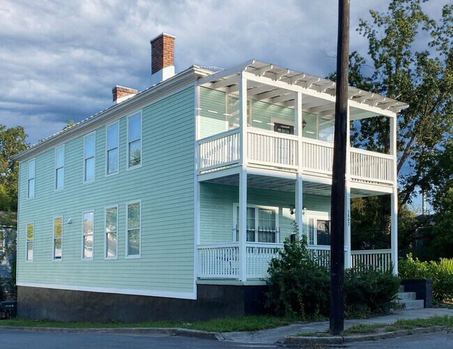 Building Photo - 1502 Price St