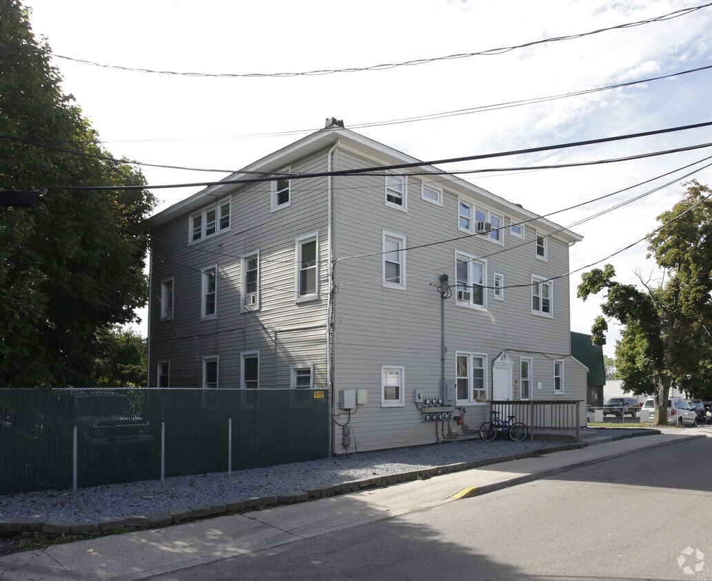 Primary Photo - 12 Linden Pl