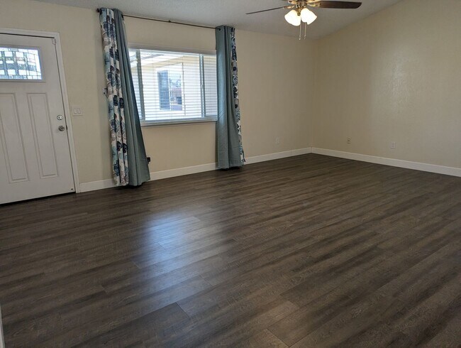 Building Photo - Fully Remodeled 3 Bedroom 2 Bath Home