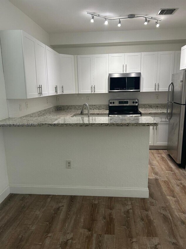 Foto principal - 4465 SW 160th Ave