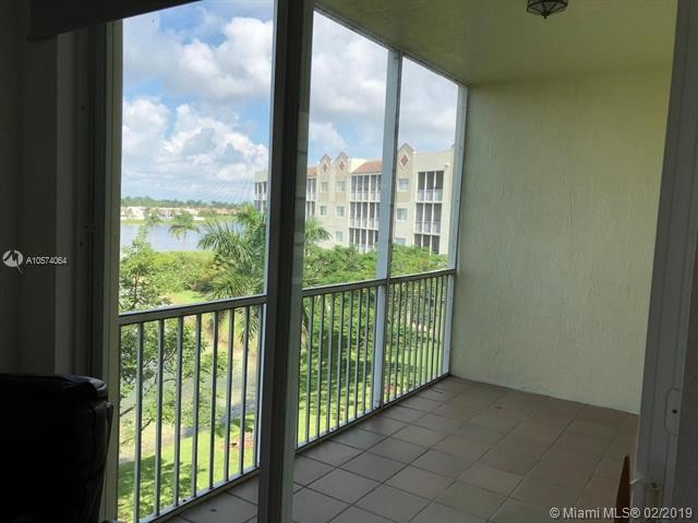 Foto del edificio - 10710 NW 66th St