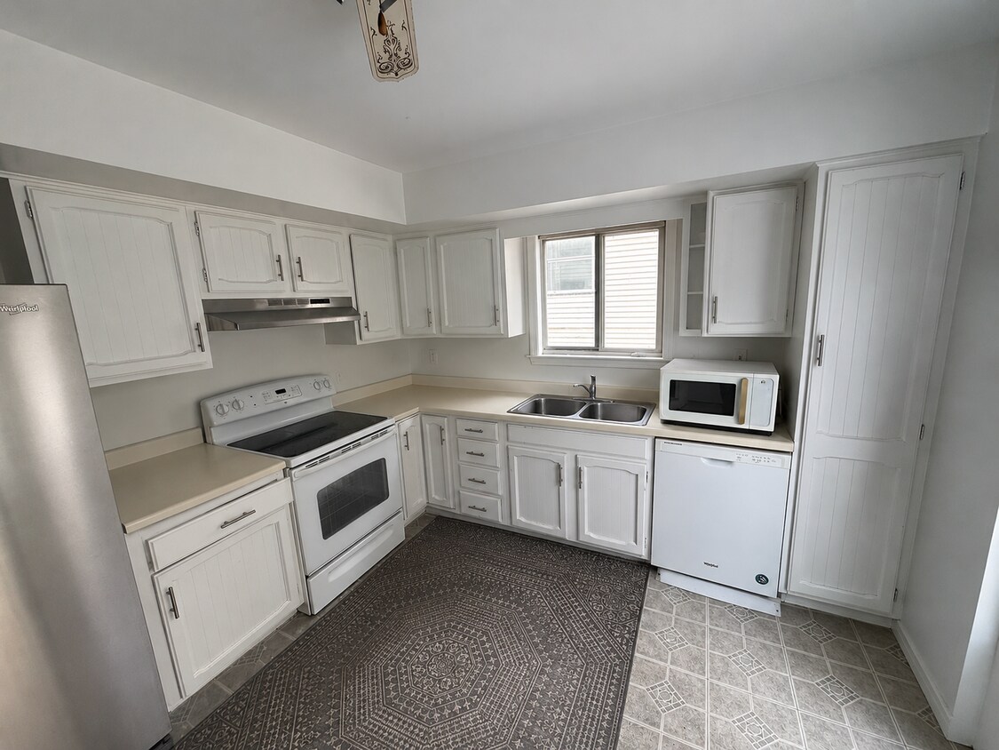 Foto del edificio - 39B Belmont Cir
