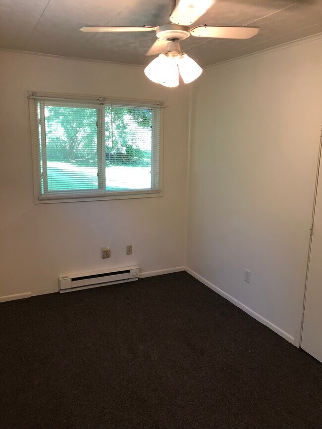 5159 NE 5th St, Des Moines, IA 50313 Townhome Rentals in Des Moines