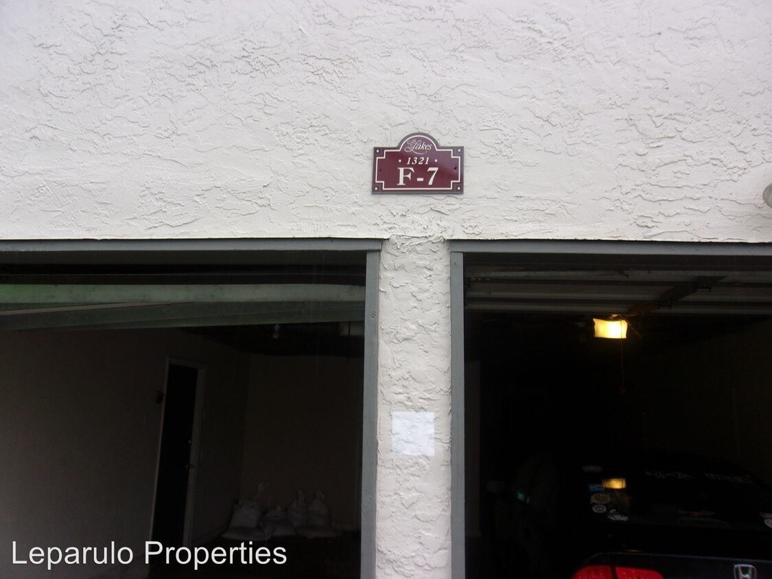 Primary Photo - 1321 Airport Dr
