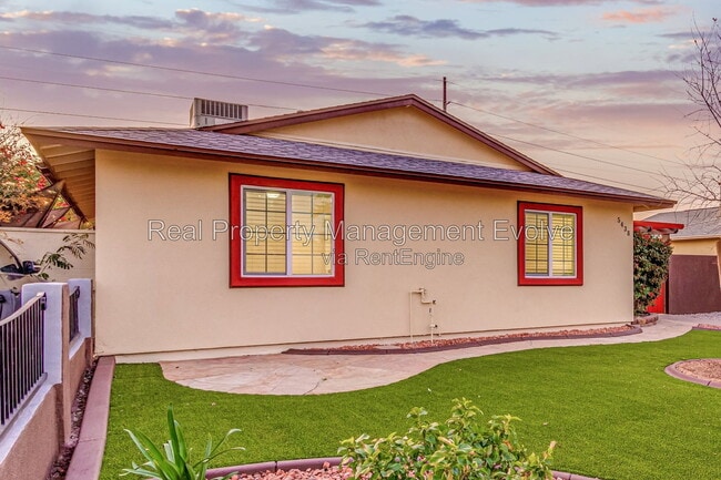 Building Photo - 5438 S 46th Pl