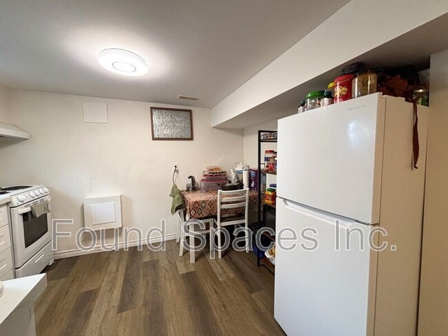 Photo du bâtiment - 78 W 1st St