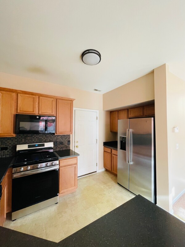 Foto del edificio - 2401 Sunshine Ln