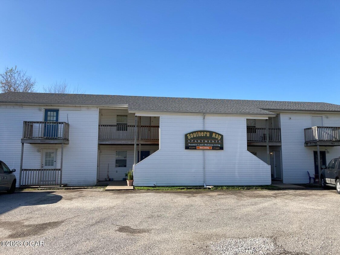 3802 College View Dr Unit 5, Joplin, MO 64801 Condo for Rent in Joplin, MO