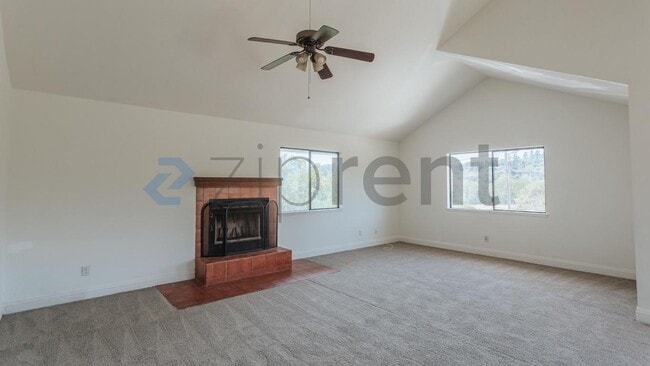 Foto del edificio - 196 Browns Valley Rd