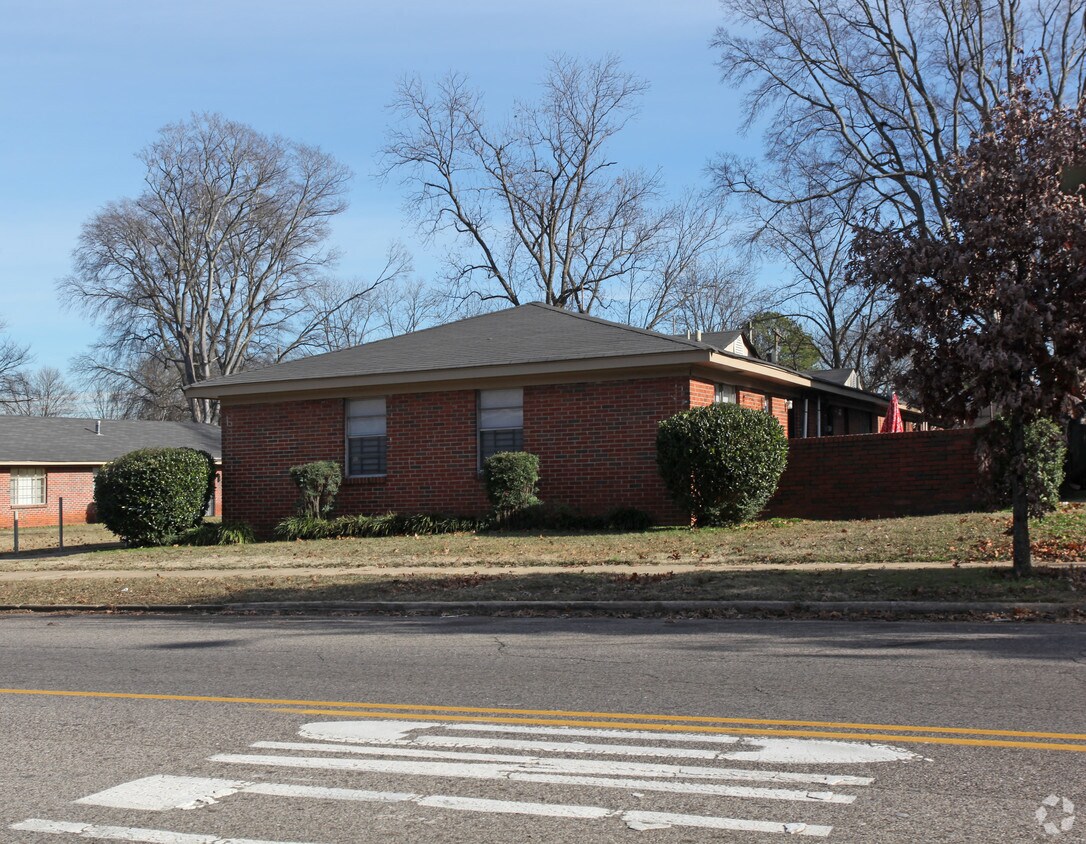 Building Photo - Longview Apartments