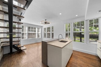 Building Photo - 739 2nd St