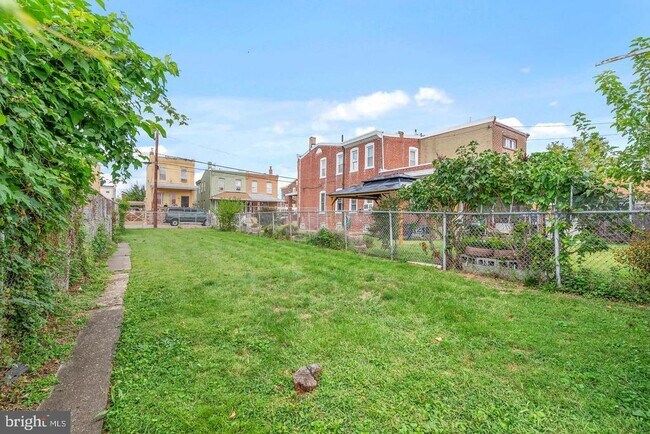 Foto del edificio - 7146 Tulip St