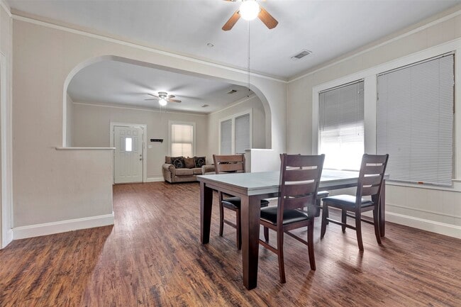 Building Photo - 4322 Avenue R 1/2