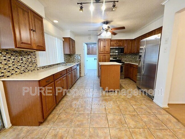 Foto del edificio - 4901 Wing Rd