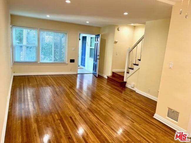 Building Photo - 1727 1/2 Malcolm Ave