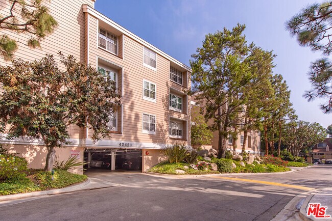 Foto del edificio - 4342 Redwood Ave