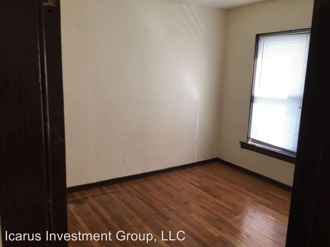 Foto principal - 4850 S Michigan Ave