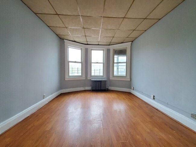 Building Photo - 164 Garfield Ave