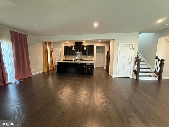 Building Photo - 440 Tree Of Heaven Way