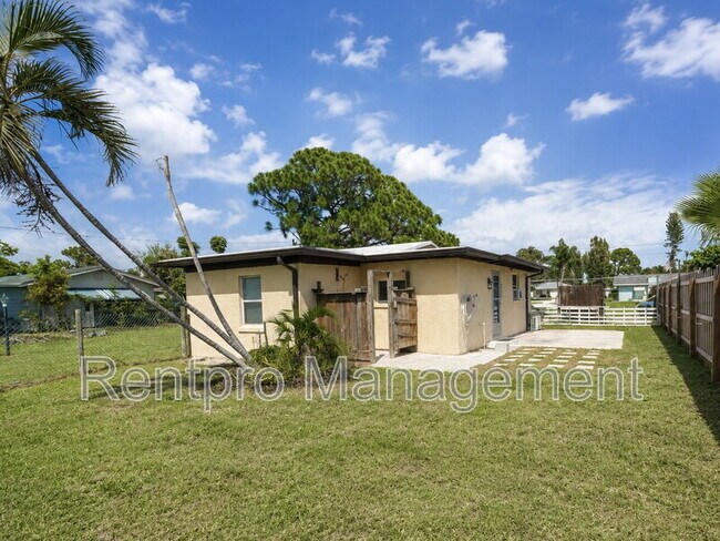 Building Photo - 613 Shore Rd