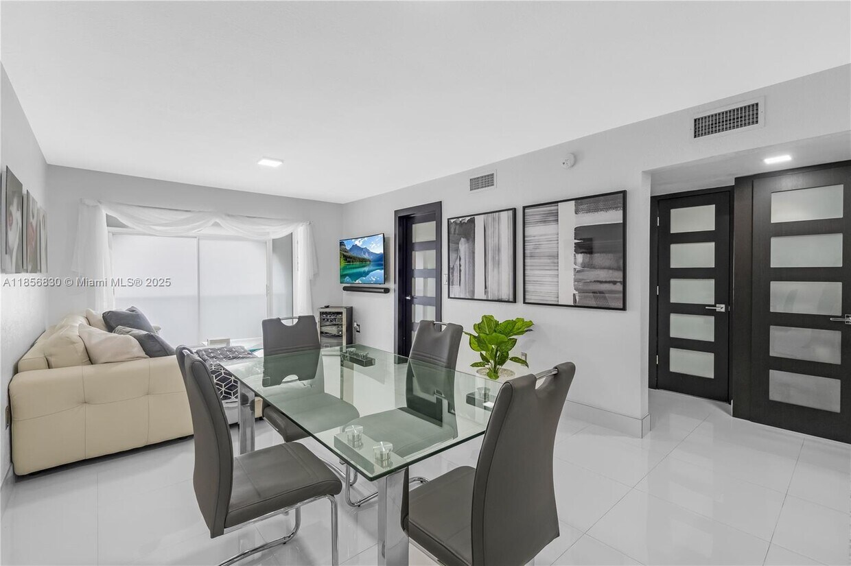 Foto principal - 6215 W 20th Ave