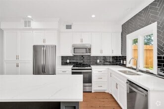 Building Photo - 14719 Barryknoll Ln