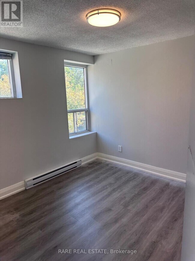 Photo du bâtiment - 99-99 Bellevue Ave