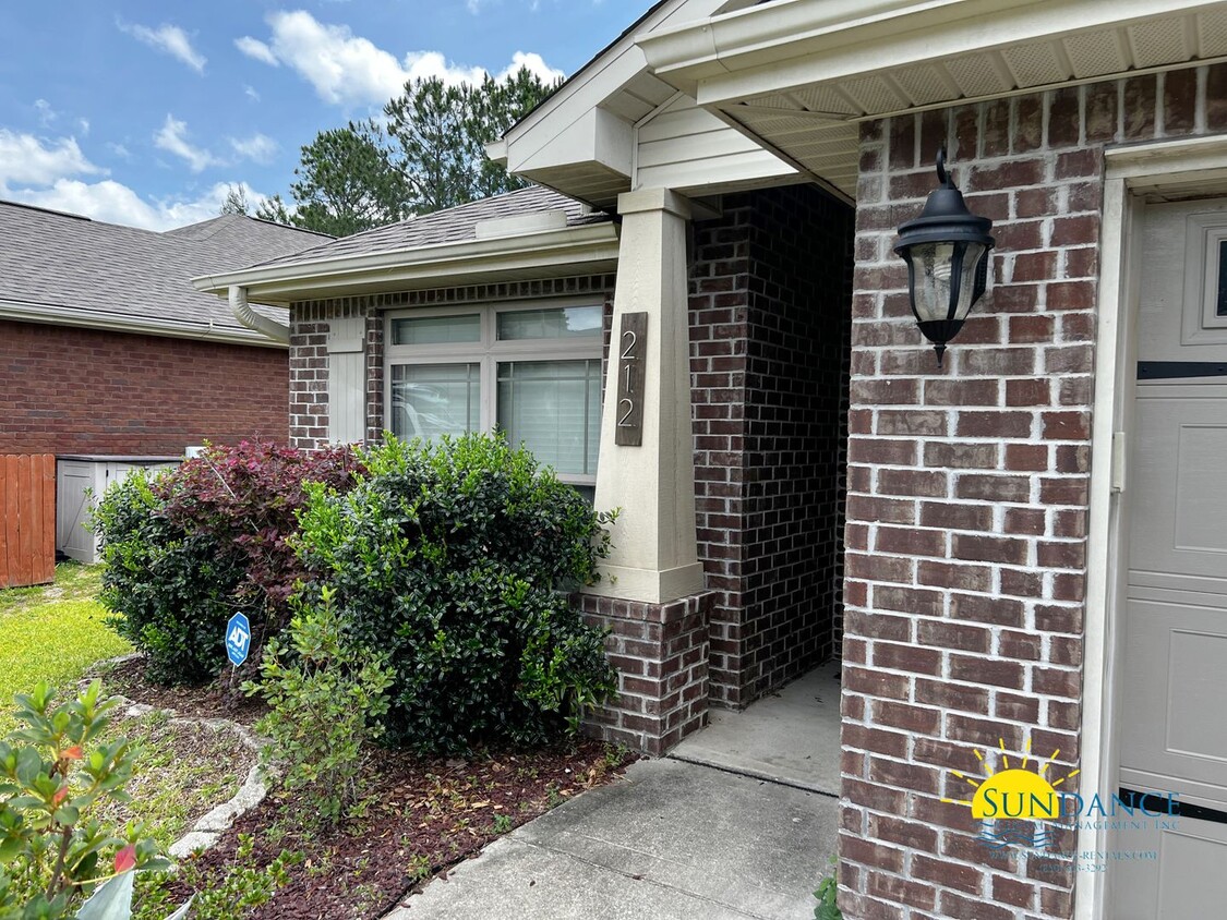 Primary Photo - Charming 3 Bedroom Home in Chimera Estates!