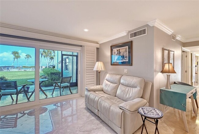 Foto del edificio - 4660 Ocean Blvd