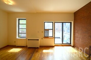 Primary Photo - 323 W 38th St