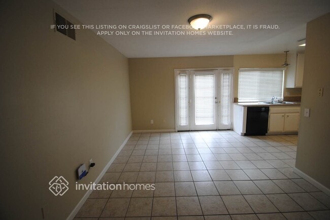 Foto del edificio - 8274 Eastwood Ave
