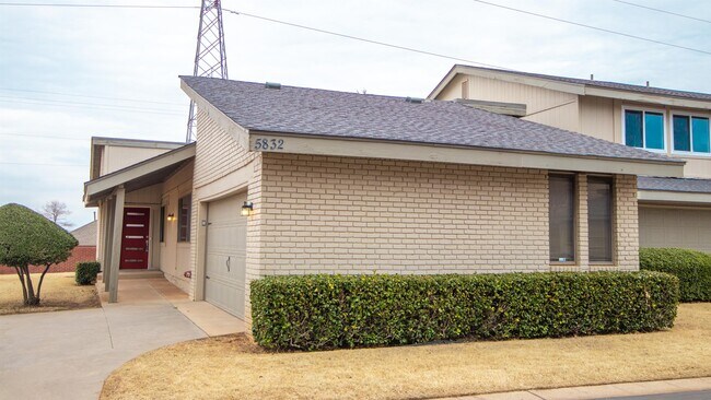 Building Photo - 5832 Hefner Village Ct