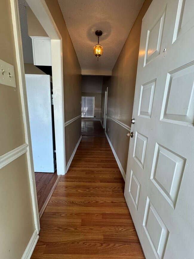 Building Photo - Charming 2 Bedroom 1 Bath | Cordova