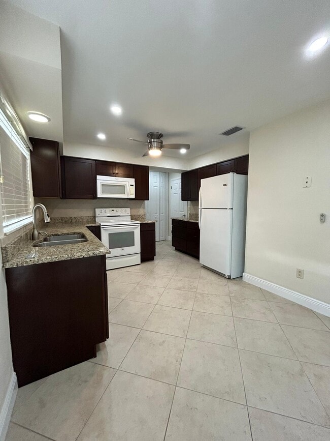 Building Photo - 4108 SE 8th Ave