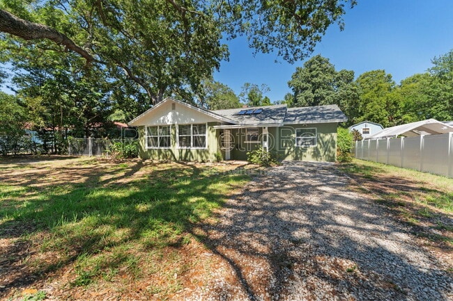 Foto del edificio - 4939 Woodland Dr