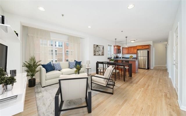 Primary Photo - 133 Harrison St