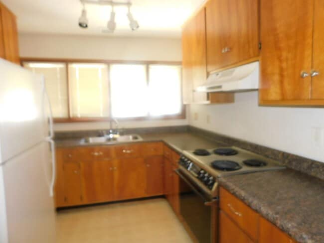 Building Photo - 1802 Sherbrooke Cir