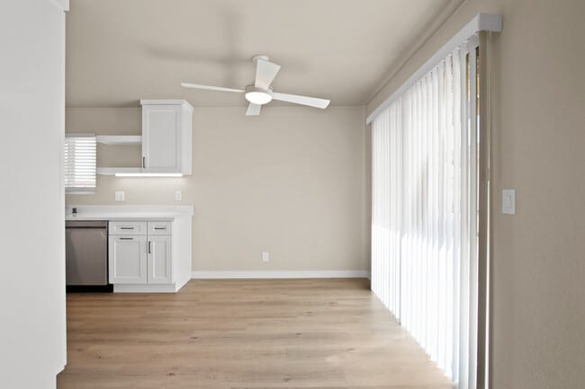 Dining Area - 14502 Del Amo Ave