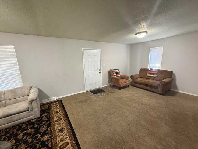 Building Photo - 205 Wheaton Ct