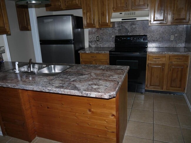 Building Photo - 6897 NW Willow Springs