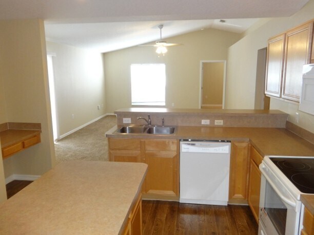 Foto del edificio - 1323 Old Millpond Rd