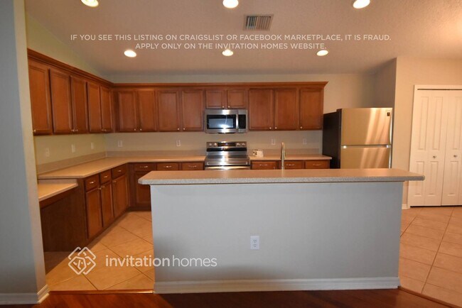 Foto del edificio - 6421 Bridgecrest Dr