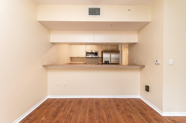 Building Photo - 6520 W Sample Rd